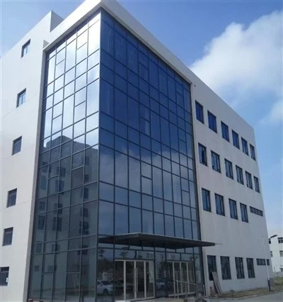 Utvendig glassgardinvegg